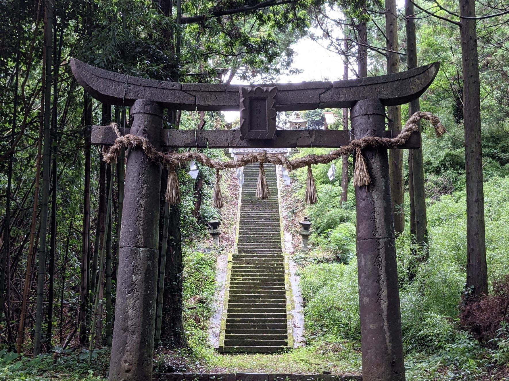 神秘と歴史が息づく「熊野神社」-0